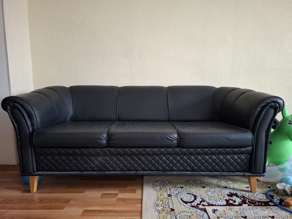 Продам кожанный диван