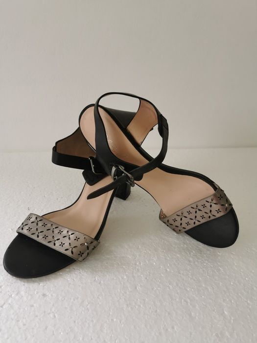 Летни сандали на ток