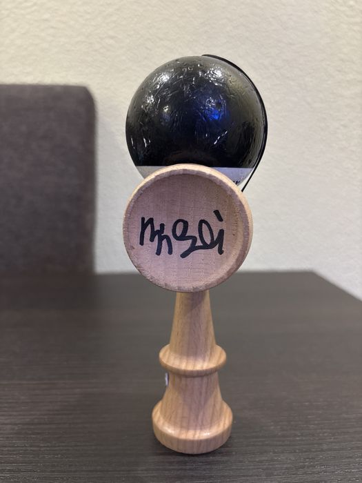 Kendama krom pop blak Semnată de BISOI SI MOCIOIU