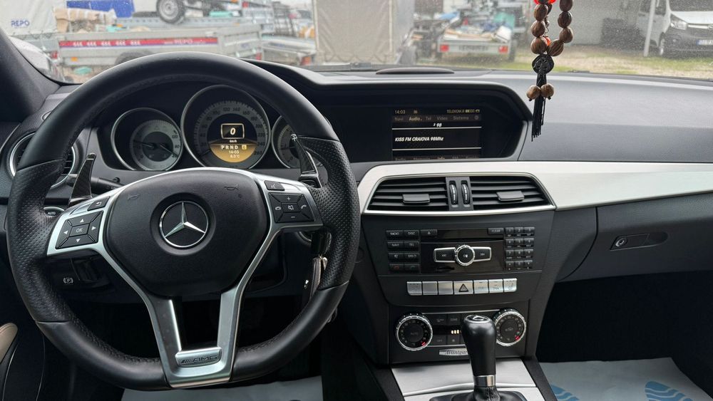 Vând Mercedes C clasa