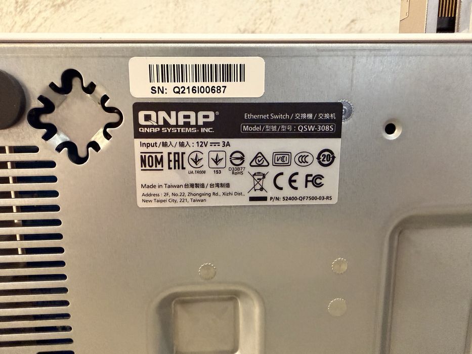 Switch QNAP QSW-308S – 3 porturi 10GbE SFP+ & 8 porturi 1GbE