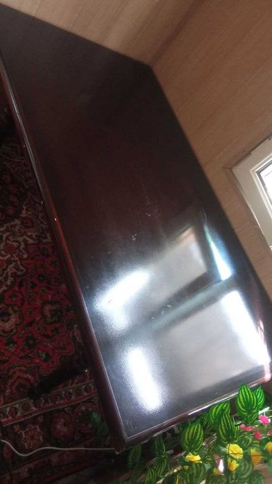 стол для кухни или гостинной