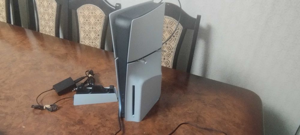 PlayStation 5 Slim с дисководом Почти новый