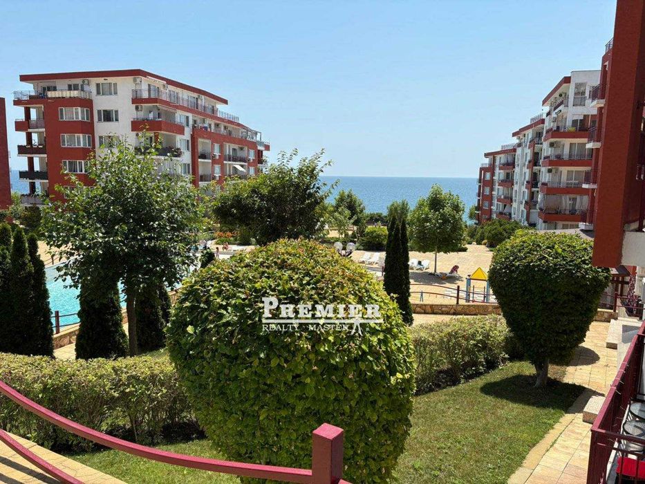 Представяме на вашето внимание двустаен апартамент с морска гледка