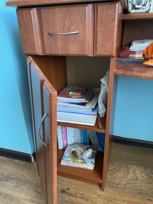 Продается тумба с зеркалом