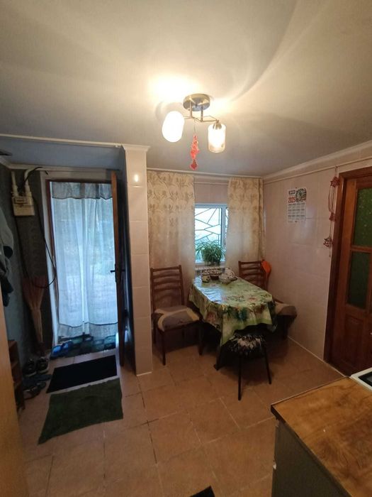 Продам пол дома с гаражом, сараем