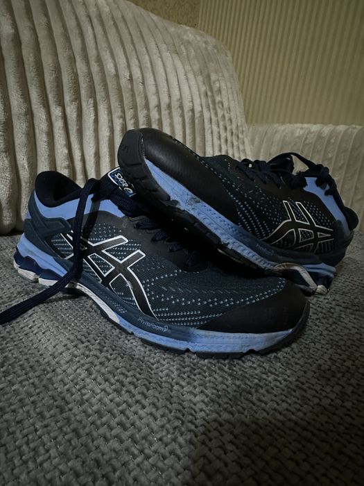 Кроссовки ASICS оригинальные , БУ