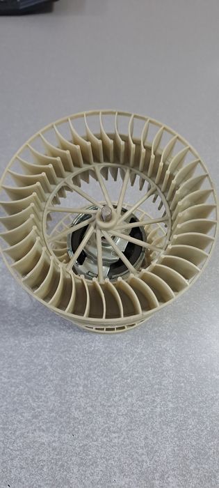 Моторчик печки Mercedes w124