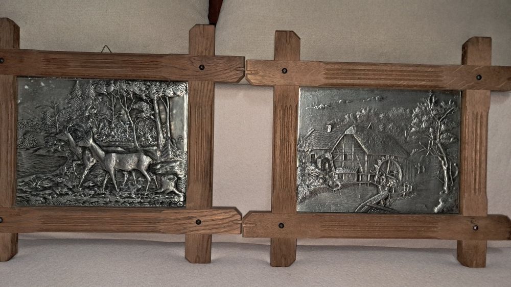 Doua tablouri basorelief din staniu in rama de lemn
