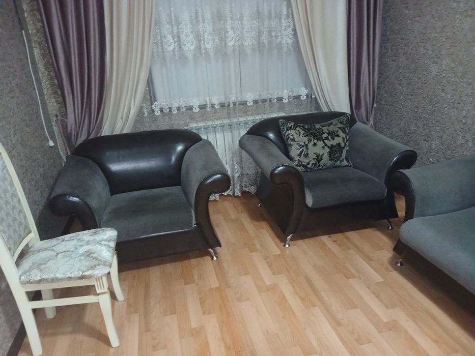 Продам диван с двумя кресломи