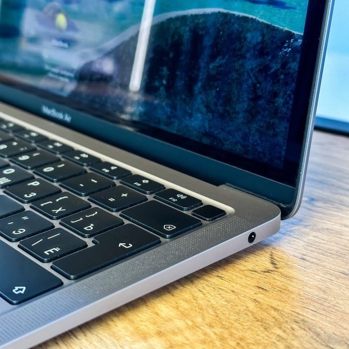 Macbook M1 / в новом состоянии