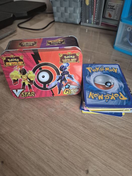 Покемон играчки и карти