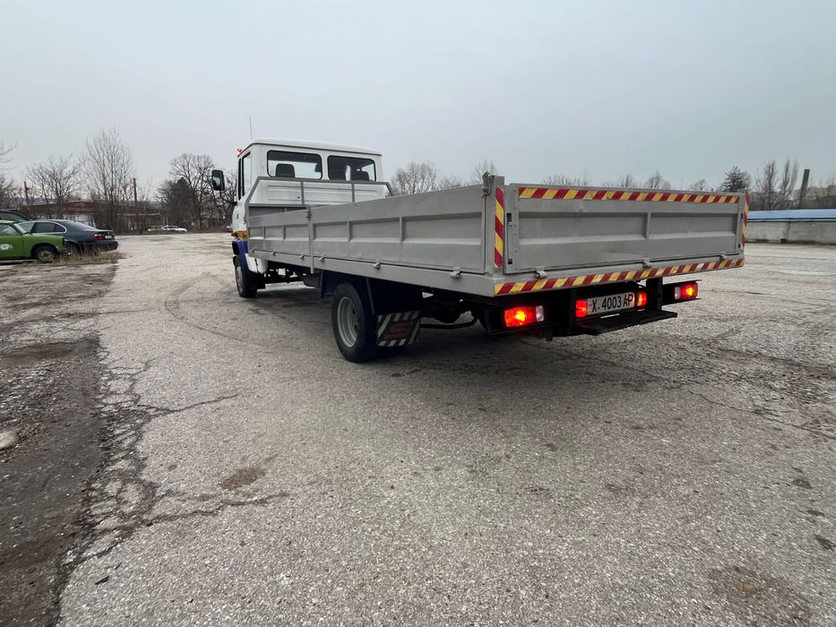 Mercedes 609 Бордово