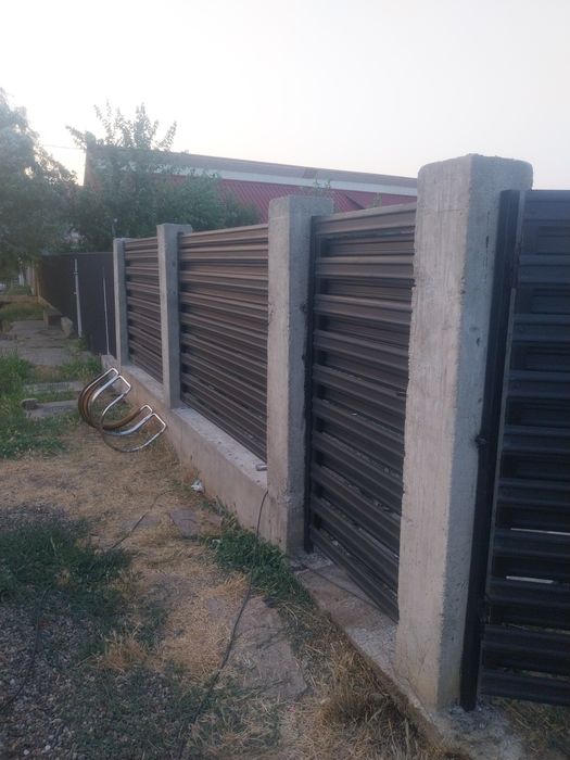 Construim garduri și porți la comanda clientului