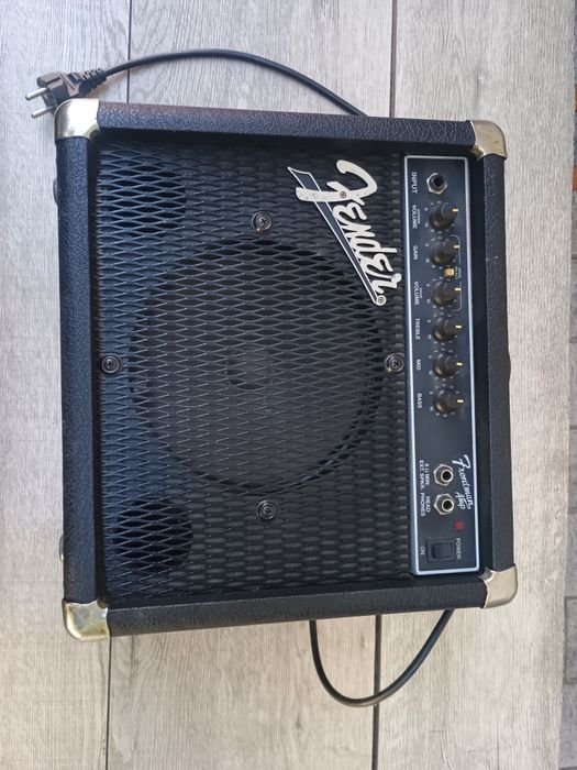 Кубе Fender Frontman Amp