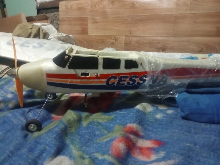 Радиоуправляемый самолёт