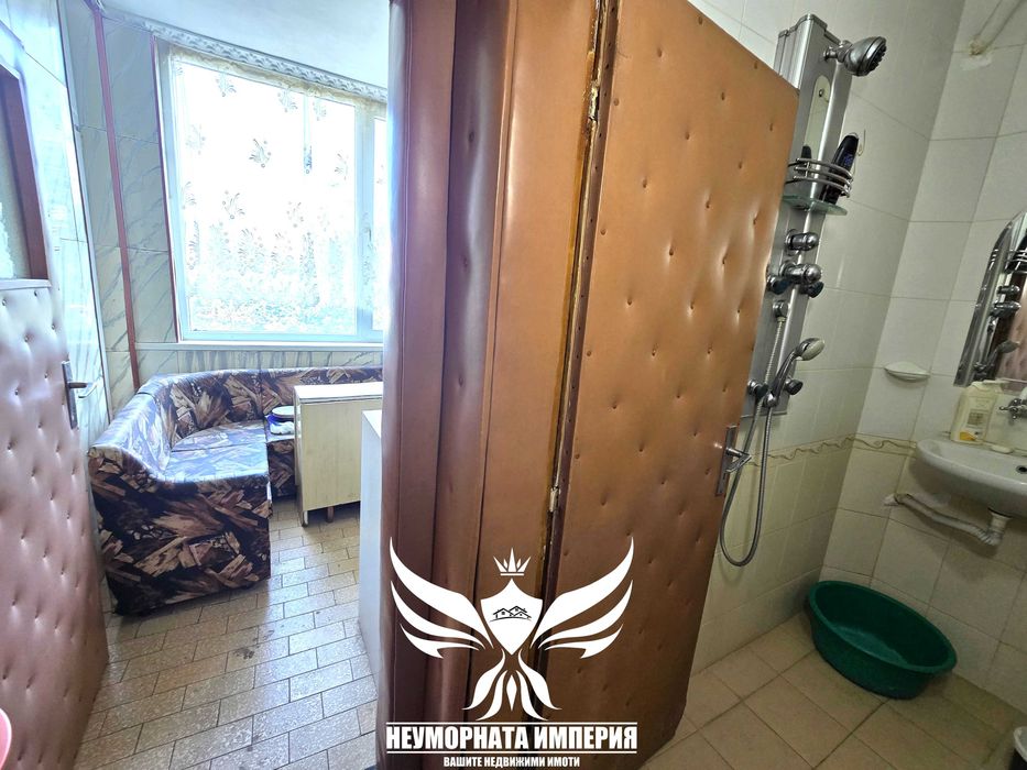 Продавам тристаен апартамент 71кв.м. на 4 етаж в Асеновград до Месокомбината - снимка 11