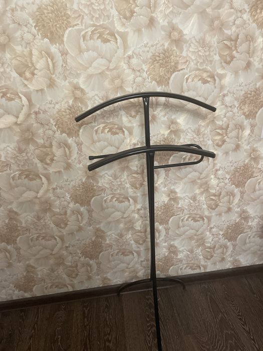 Продам напольную вешалку