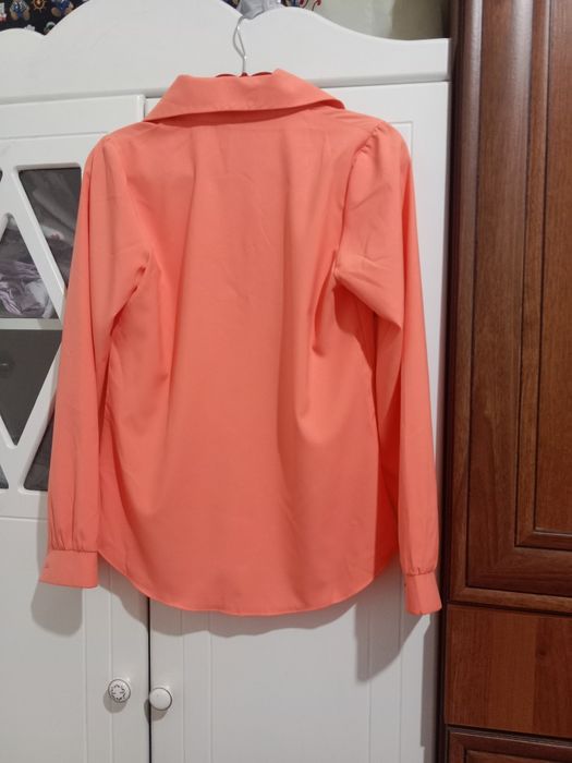 Ayollar koftasi o'zb 44razmer.