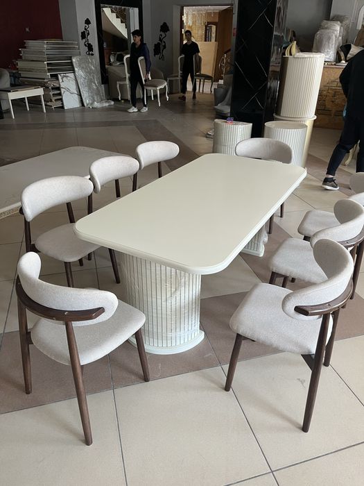 Продается комплкет стол стулья