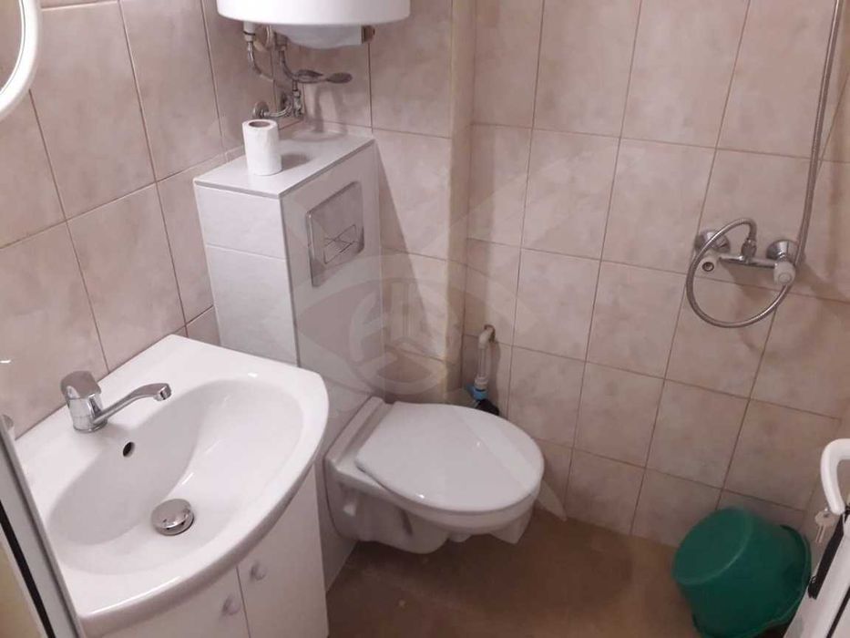 Дава се под наем Едностаен апартамент в Варна, Левски - 30 кв.м за 190 € - Снимка #2