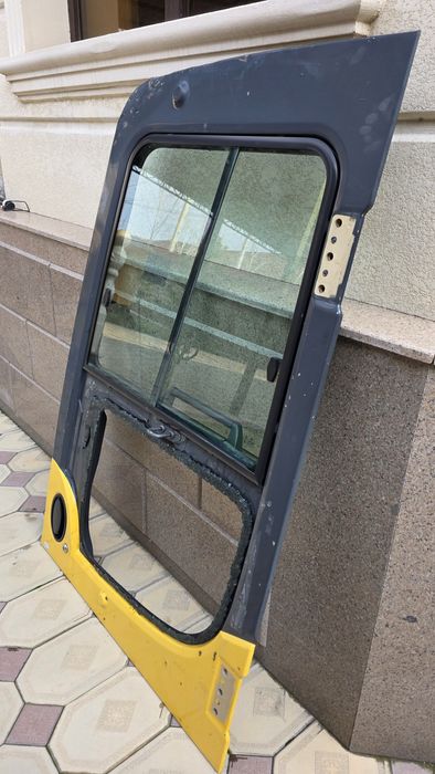 Дверь кабины экскаватора KOMATSU PC270, PC200-8, PC220-8