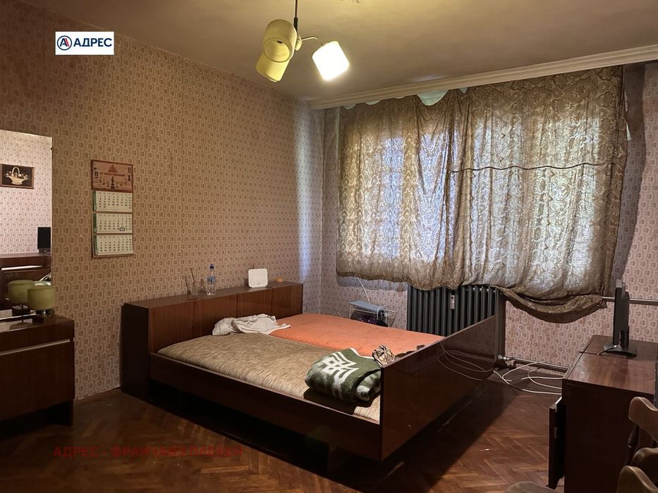 Продава се Тристаен апартамент в Плевен, Широк център - 115 кв.м за 1948 €/кв.м - Снимка #3