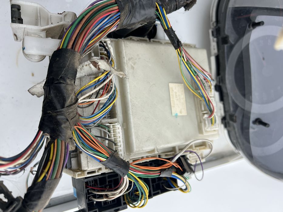 Toyota RAV 4 (XA30) Unitate/modul comandă servodirecție 8965042040 Toyota RAV 4 (XA30) Kit  pornire cu ECU motor și set