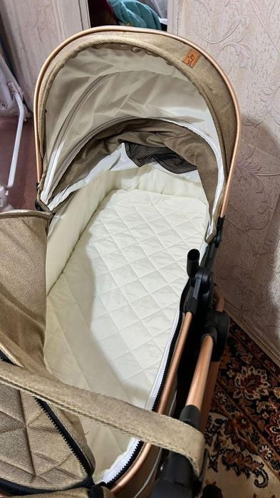 Продаю коляску пользовались дважды