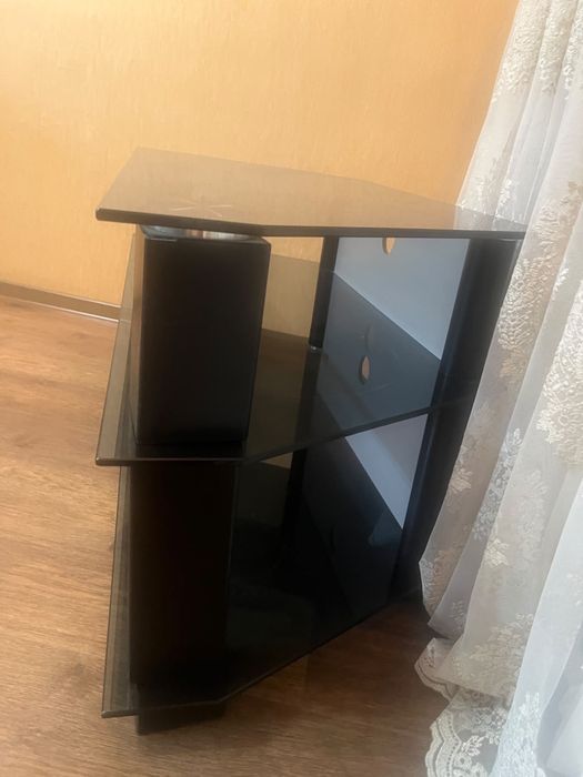 Продам тумбу под телевизор