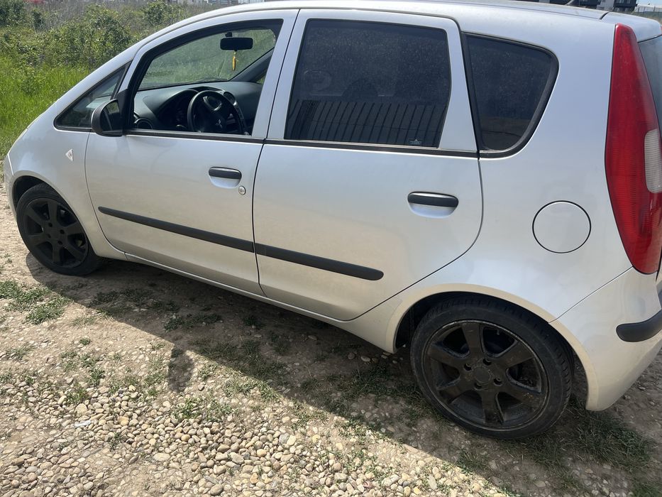 Dezmembrez Mitsubishi Colt 1.1 benzuna 2005-2009