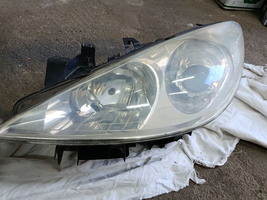 Фарове за Пежо 307