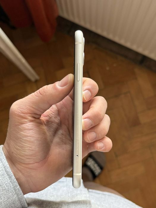 iPhone 11 128gb alb in condiție perfecta