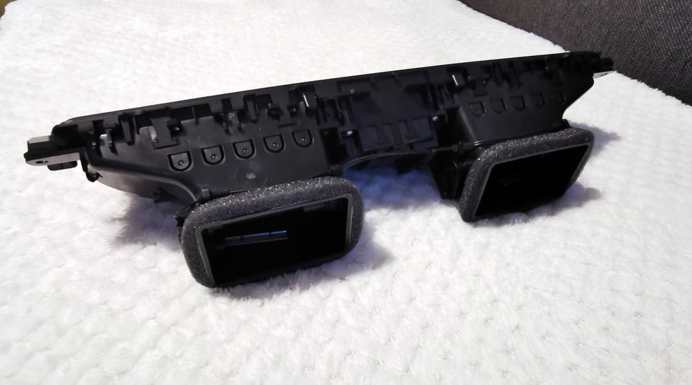Grila ventilatie trim plansa bord BMW G20, G21 si G80