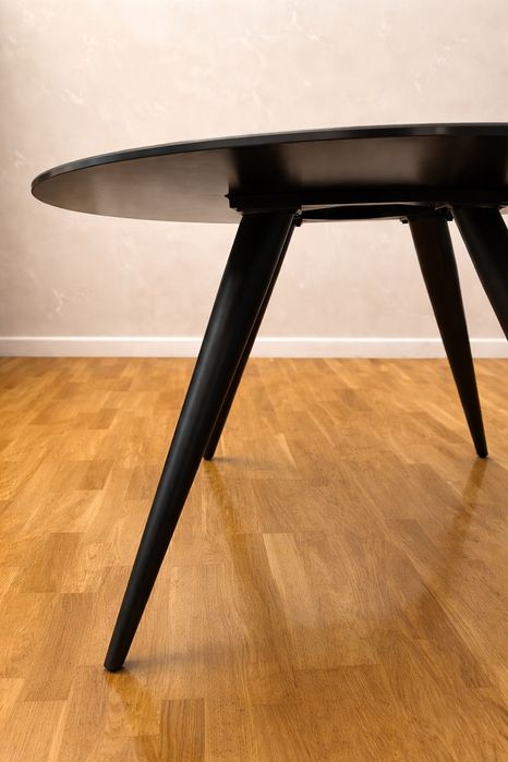 Masă dining rotundă XXLutz – design premium.