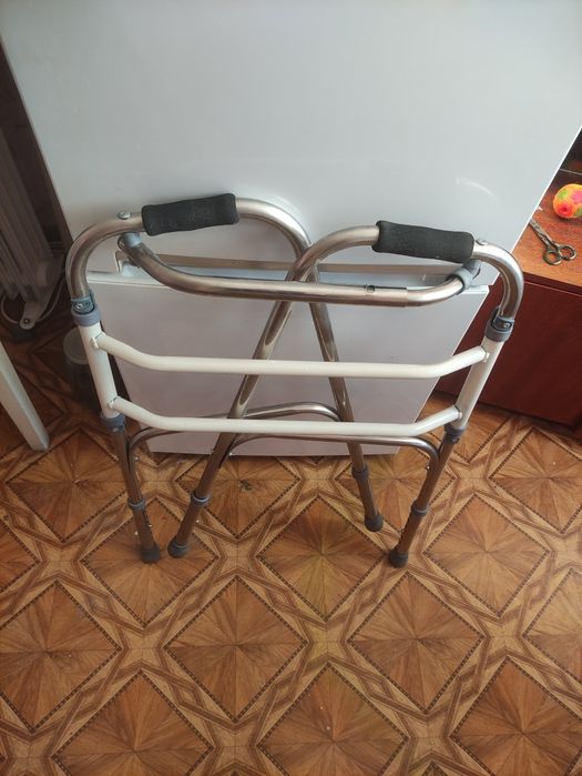 Продам ходунки для взрослых