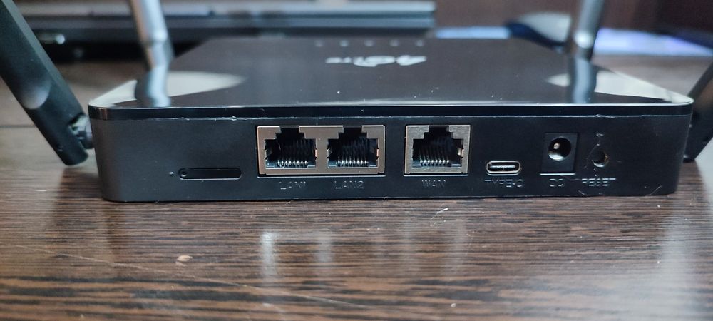 Продам Роутер с сим картой