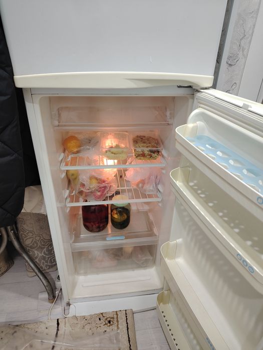 Продаётся холодильник.