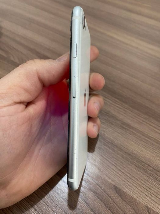 Продается Iphone se 64gb
