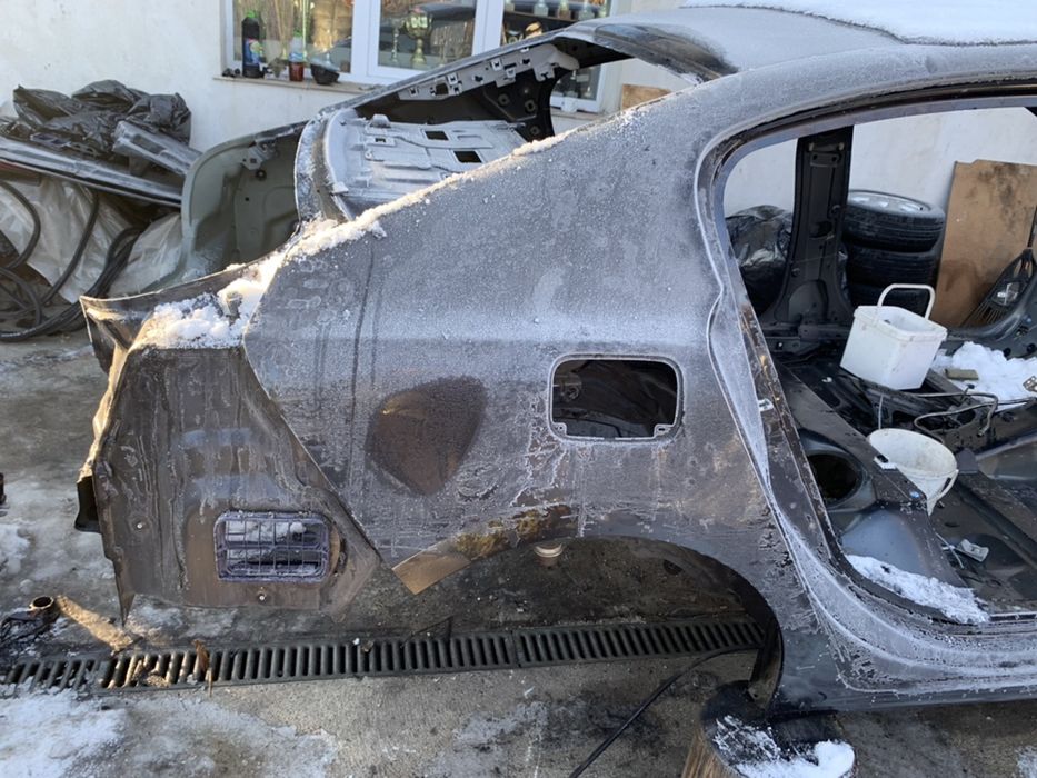 Lonjeron prag aripa 508 Peugeot stare f buna!