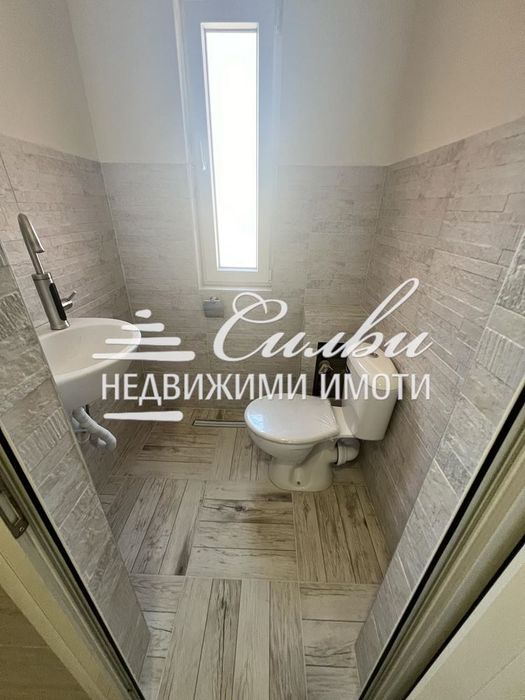 Дава се под наем Офис в Шумен, Център - 40 кв.м за 204 € - Снимка #4