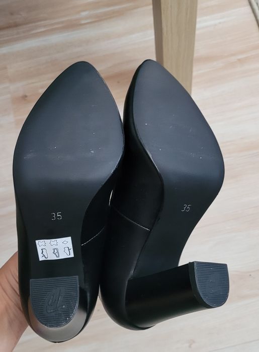 Pantofi negri de piele noi, 300 ron