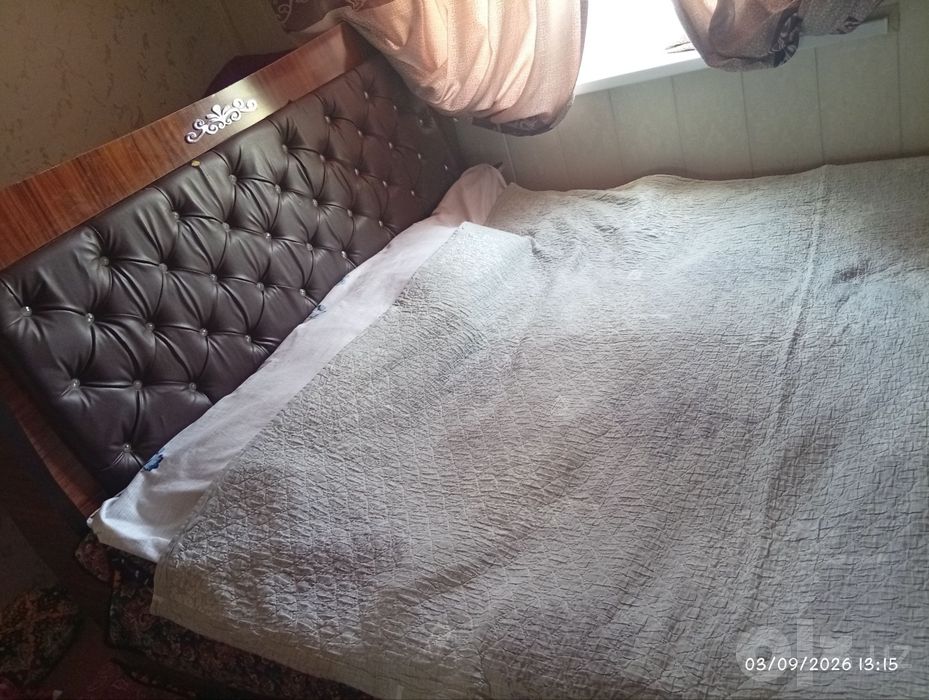 Spalni divan sotiladi