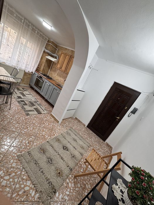 Inchiriez apartamen cu doua camere