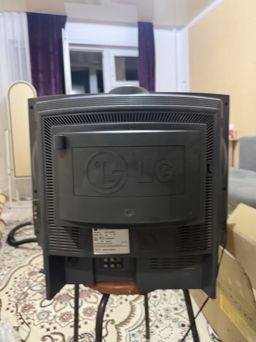 Телевизор LG старый