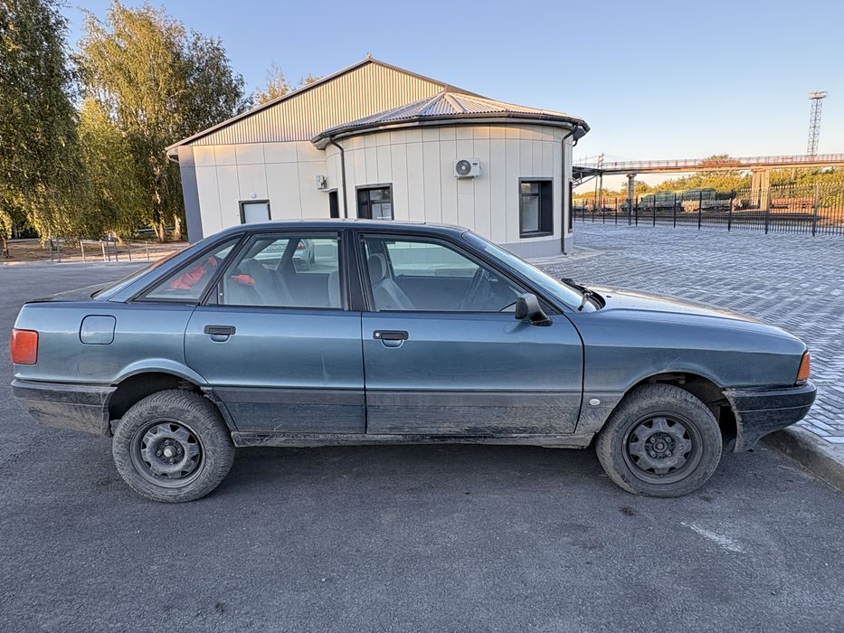 Продам ауди 80 б3 1.8
