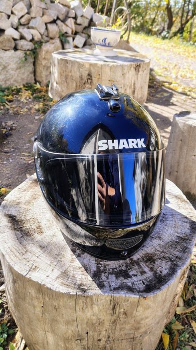 Продавам каска Shark