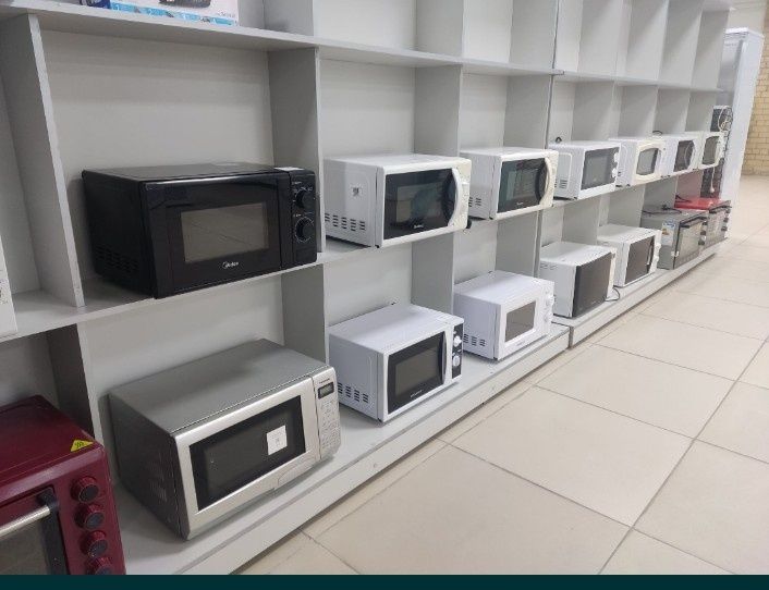 Микроволновые печи разных моделей