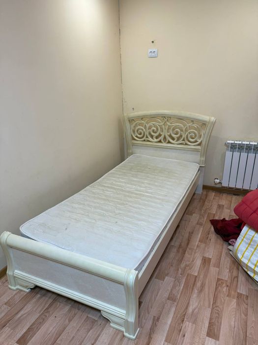 Продам спальный гарнитур