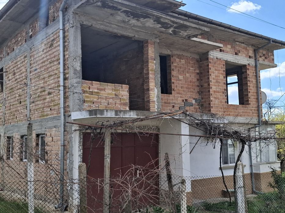 Продава се Къща в Казанлък - 170 кв.м за 540 €/кв.м - Снимка #1